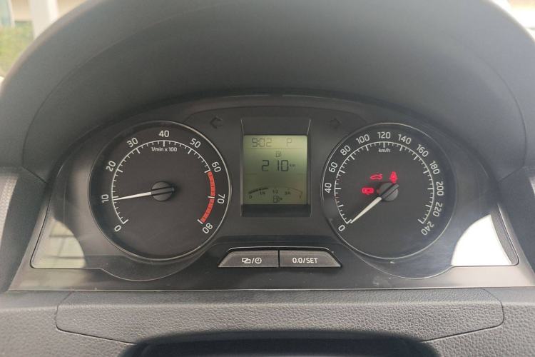 Used Skoda Rapid 2015 1.6L Automatic Smart Selection Model Instrument Cluster