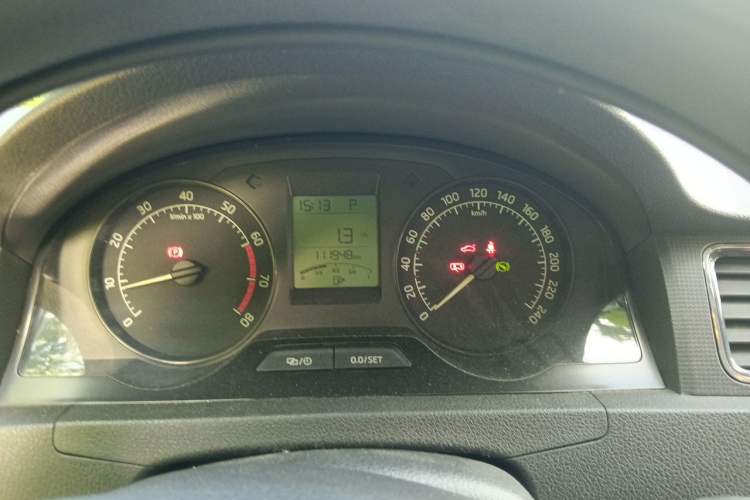 Used Skoda Rapid 2015 1.6L Automatic Smart Selection Model Instrument Cluster