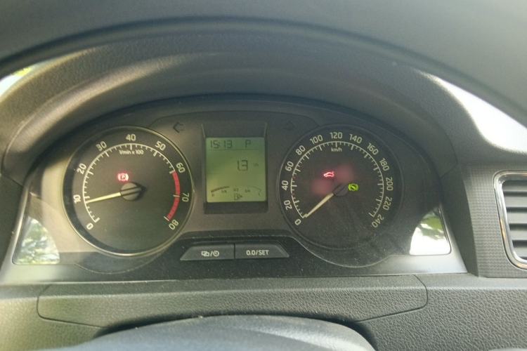 Used Skoda Rapid 2015 1.6L Automatic Smart Selection Model Instrument Cluster