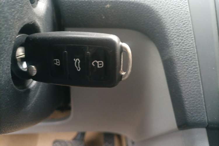 Used Skoda Rapid 2015 1.6L Automatic Smart Selection Model Interior 1