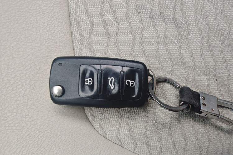 Used Skoda Rapid 2015 1.6L Automatic Smart Selection Model Interior 1