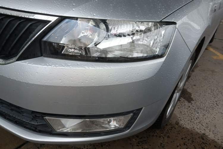 Used Skoda Rapid 2015 1.6L Automatic Smart Selection Model Left Front Headlight