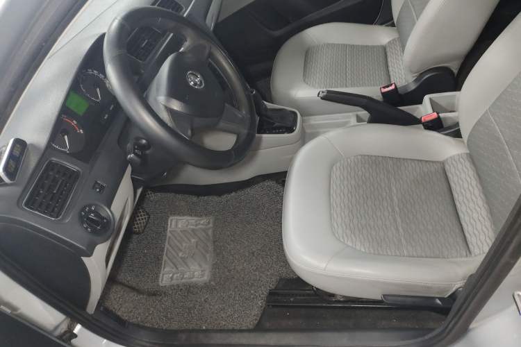 Used Skoda Rapid 2015 1.6L Automatic Smart Selection Model Left Front Seat