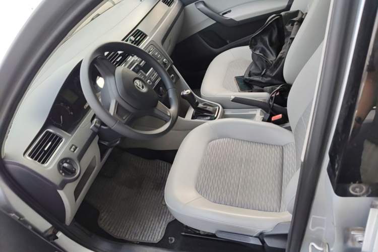 Used Skoda Rapid 2015 1.6L Automatic Smart Selection Model Left Front Seat
