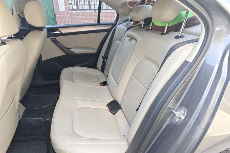 Used Skoda Rapid 2015 1.6L Automatic Preferred Model Left Rear Seat