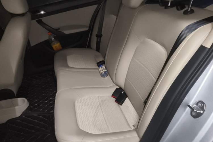 Used Skoda Rapid 2015 1.6L Automatic Smart Selection Model Left Rear Seat