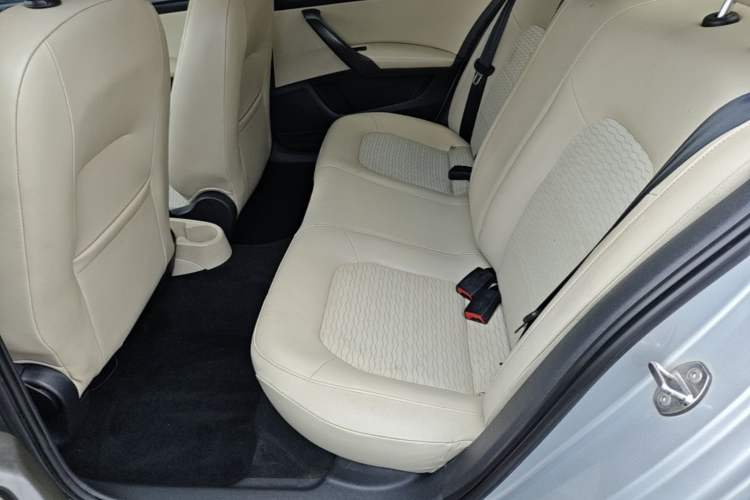 Used Skoda Rapid 2015 1.6L Automatic Smart Selection Model Left Rear Seat
