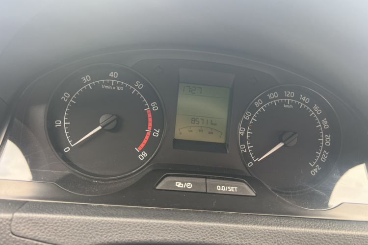 Used Skoda Rapid 2015 1.6L Manual Le Xuan Model Odometer Close Up