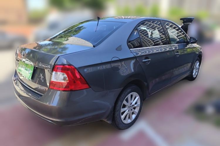 Used Skoda Rapid 2015 1.6L Automatic Preferred Model Rear Right 45 Deg