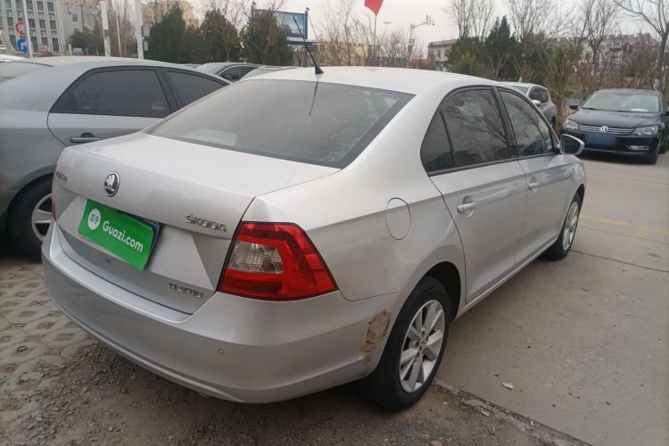 Used Skoda Rapid 2015 1.6L Automatic Smart Selection Model Rear Right 45 Deg