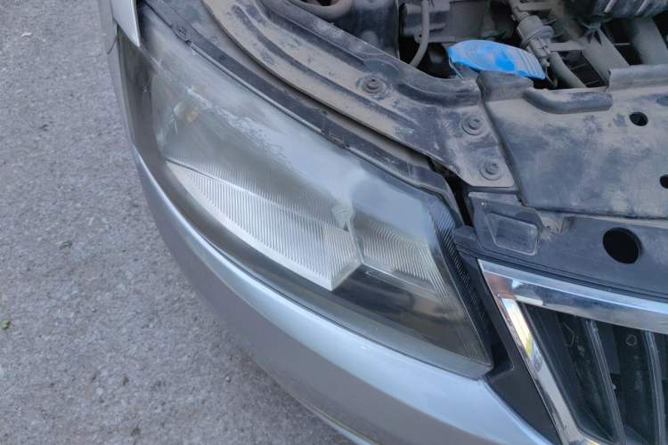 Used Skoda Rapid 2015 1.6L Automatic Smart Selection Model Right Front Headlight