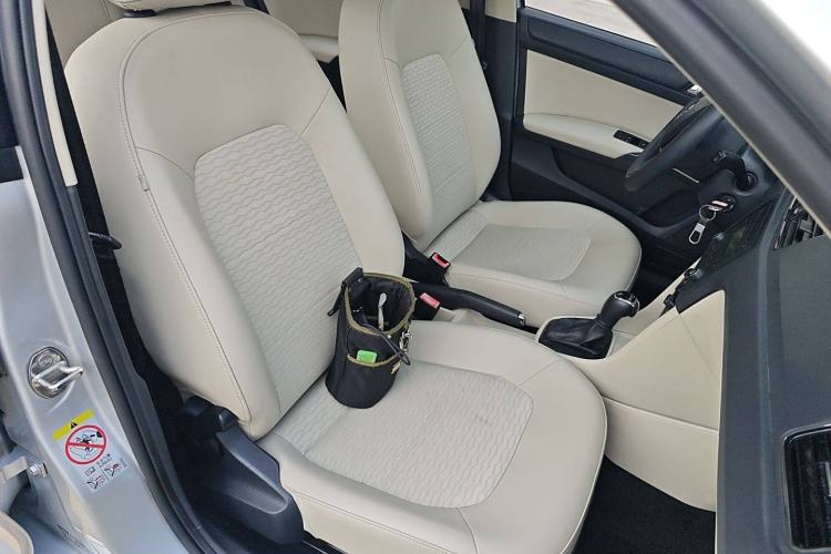 Used Skoda Rapid 2015 1.6L Automatic Smart Selection Model Right Front Seat