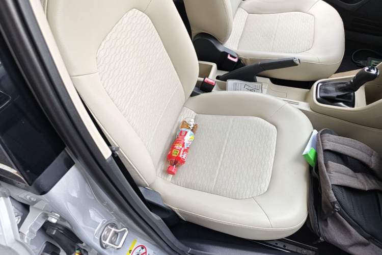 Used Skoda Rapid 2015 1.6L Automatic Smart Selection Model Right Front Seat