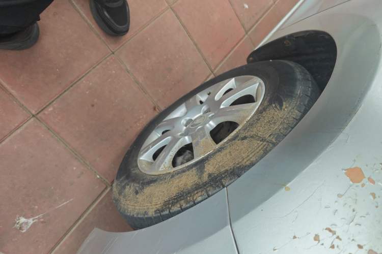 Used Skoda Rapid 2015 1.6L Manual Le Xuan Model Right Front Wheel Hub