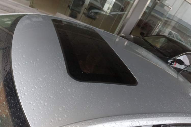 Used Skoda Rapid 2015 1.6L Automatic Smart Selection Model Roof
