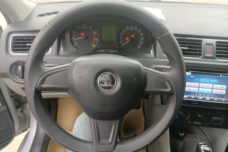 Used Skoda Rapid 2015 1.6L Automatic Smart Selection Model Steering Wheel