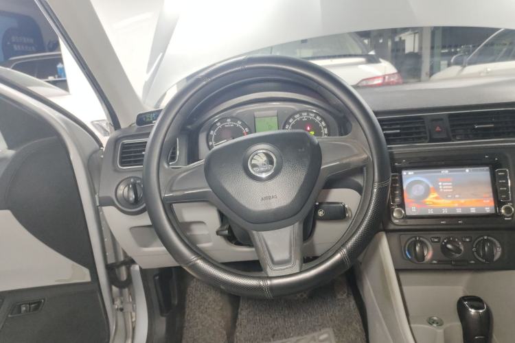 Used Skoda Rapid 2015 1.6L Automatic Smart Selection Model Steering Wheel