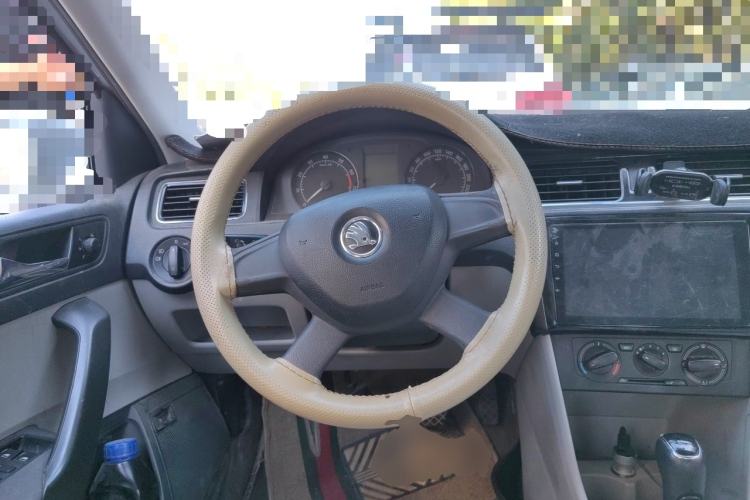 Used Skoda Rapid 2015 1.6L Automatic Smart Selection Model Steering Wheel