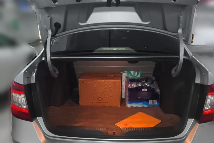 Used Skoda Rapid 2015 1.6L Automatic Smart Selection Model Trunk