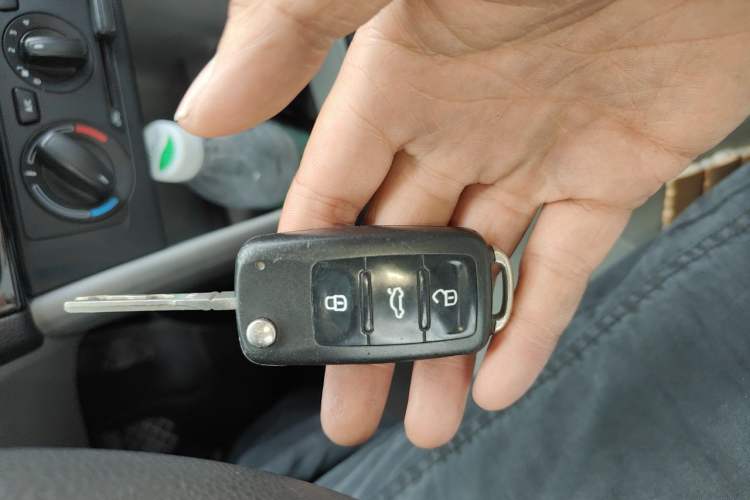 Used Skoda Rapid 2015 1.6L Manual Smart Selection Model Vehicle Key