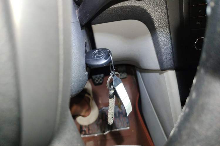 Used Skoda Rapid 2015 1.6L Manual Smart Selection Model Vehicle Key