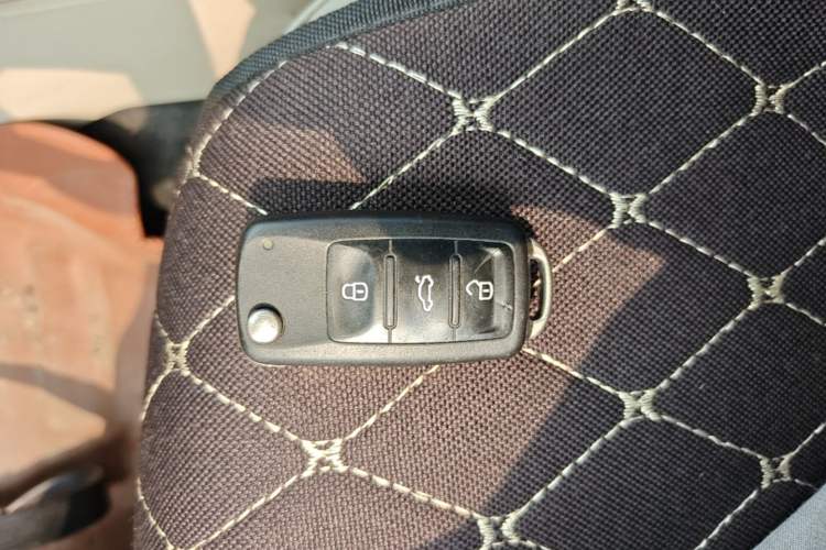 Used Skoda Rapid 2015 1.6L Manual Smart Selection Model Vehicle Key