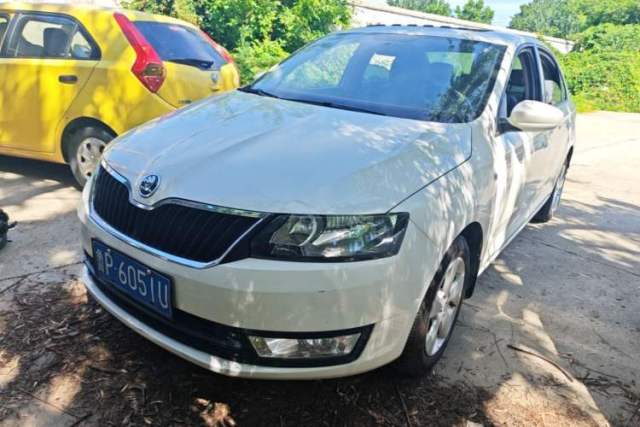 Used Skoda Rapid 2015 1.6L Manual Smart Selection Model