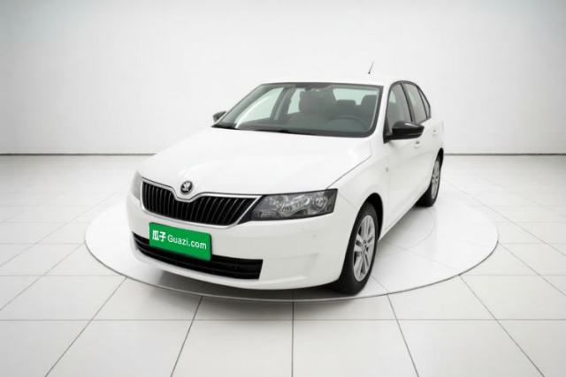 Ojetý Skoda Rapid 2015 1.6L Manual Le Xuan Model