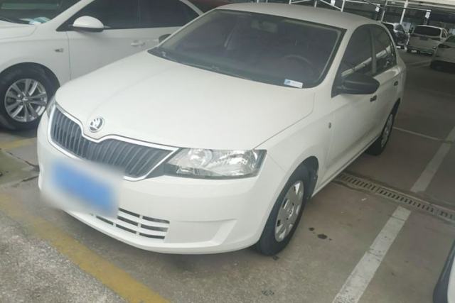 Used Skoda Rapid 2015 1.6L Manual Le Xuan Model