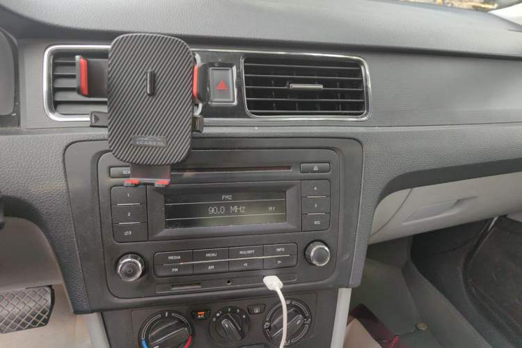 Used Skoda Rapid 2015 1.6L Automatic Smart Selection Model Audio And AC Panel