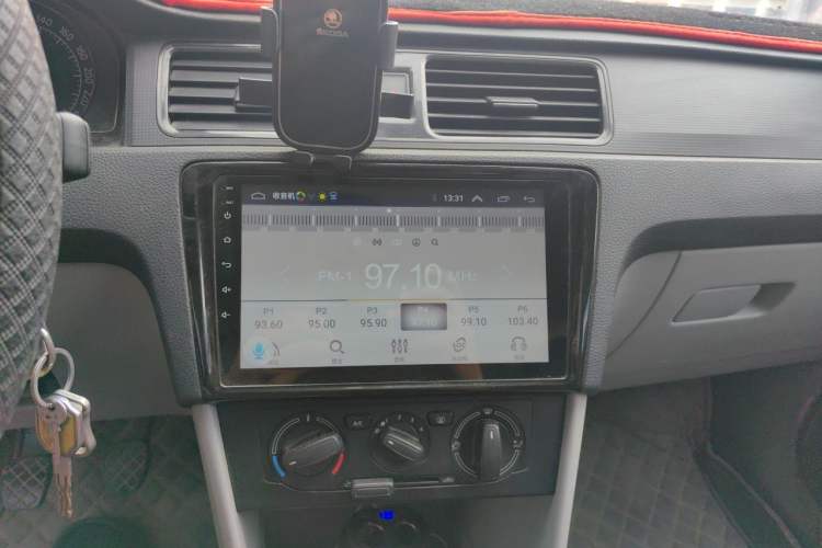 Used Skoda Rapid 2015 1.4L Manual Enjoyment Model Audio And AC Panel