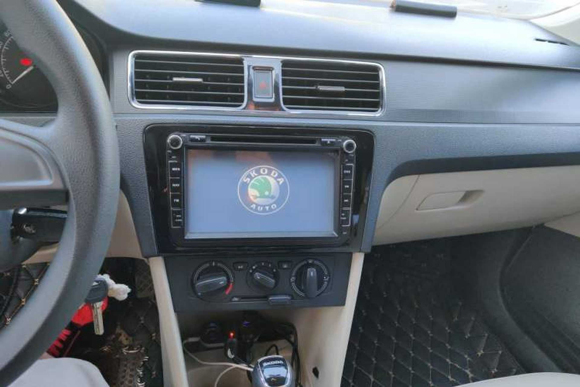 Used Skoda Rapid 2015 1.6L Automatic Smart Selection Model Audio And AC Panel