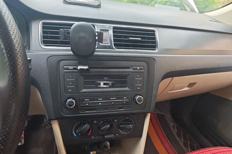 Used Skoda Rapid 2015 1.4L Manual Smart Selection Model Audio And AC Panel
