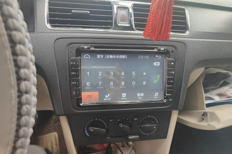 Used Skoda Rapid 2015 1.6L Automatic Smart Selection Model Audio And AC Panel