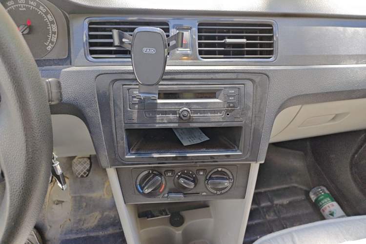 Used Skoda Rapid 2015 1.4L Manual Enjoyment Model Audio And AC Panel