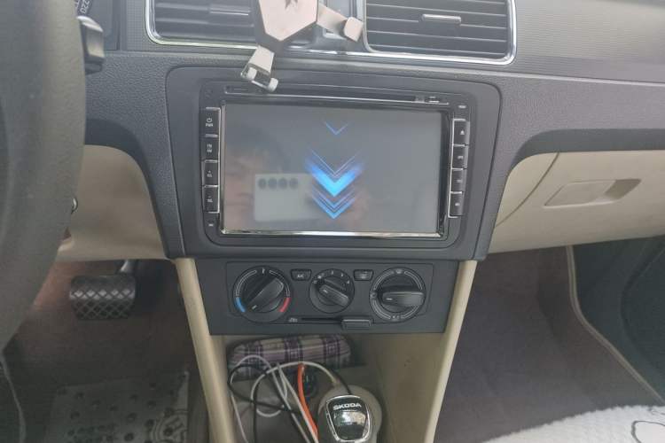 Used Skoda Rapid 2015 1.6L Automatic Smart Selection Model Audio And AC Panel