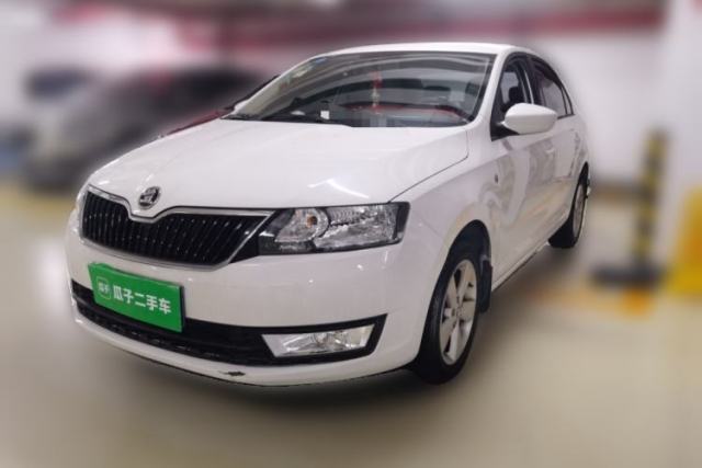 Used Skoda Rapid 2015 1.6L Automatic Smart Selection Model