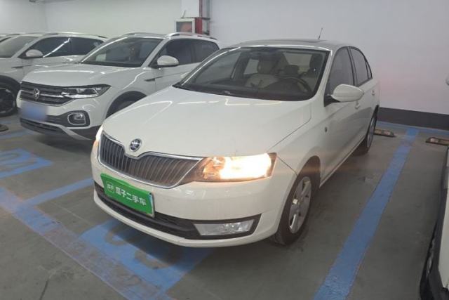 Used Skoda Rapid 2015 1.6L Automatic Smart Selection Model