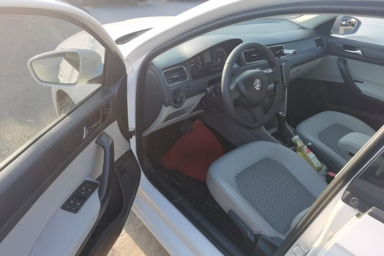 Used Skoda Rapid 2015 1.6L Automatic Smart Selection Model Driver Seat