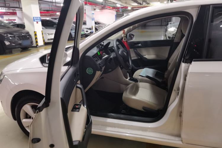 Used Skoda Rapid 2015 1.6L Automatic Smart Selection Model Driver Seat