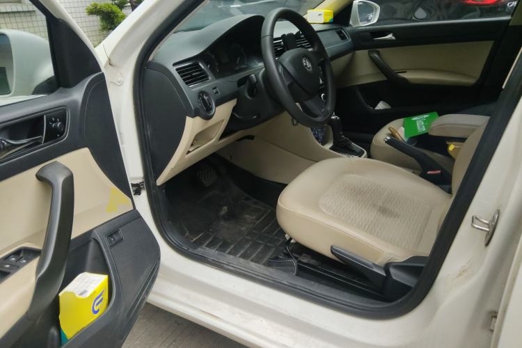 Used Skoda Rapid 2015 1.6L Automatic Smart Selection Model Driver Seat