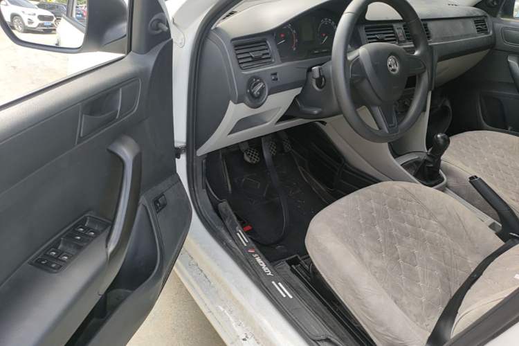 Used Skoda Rapid 2015 1.4L Manual Enjoyment Model Driver Seat
