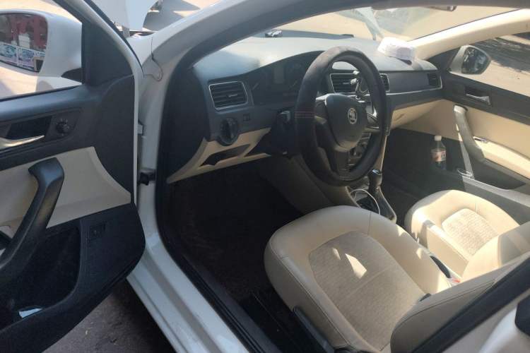 Used Skoda Rapid 2015 1.6L Automatic Smart Selection Model Driver Seat