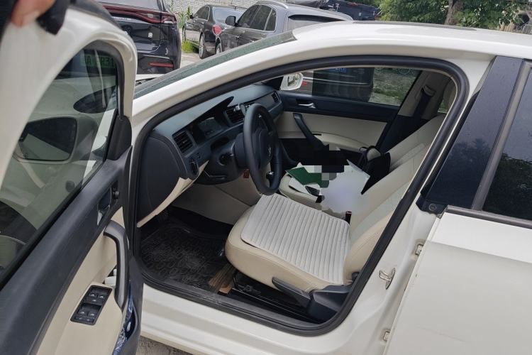 Used Skoda Rapid 2015 1.6L Automatic Smart Selection Model Driver Seat