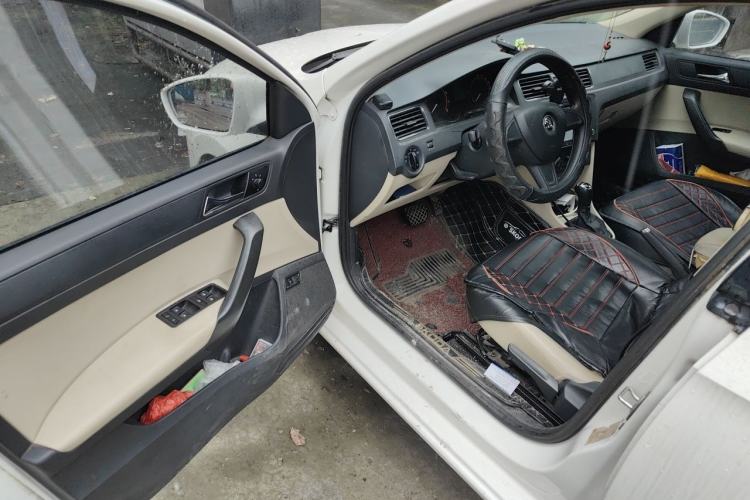 Used Skoda Rapid 2015 1.6L Automatic Smart Selection Model Driver Seat