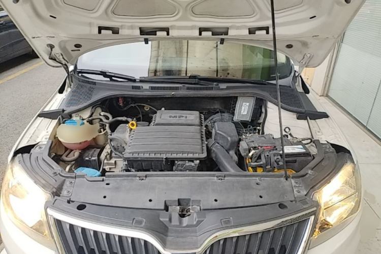 Used Skoda Rapid 2015 1.6L Manual Smart Selection Model Engine Bay