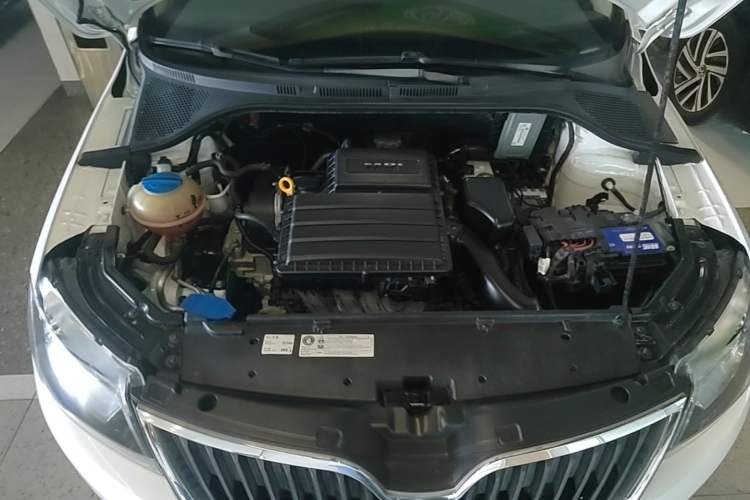 Used Skoda Rapid 2015 1.6L Manual Smart Selection Model Engine Bay