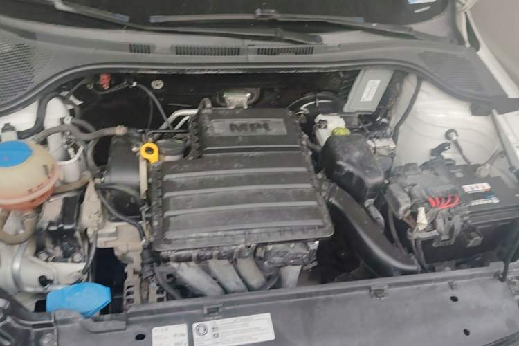 Used Skoda Rapid 2015 1.6L Manual Le Xuan Model Engine Bay