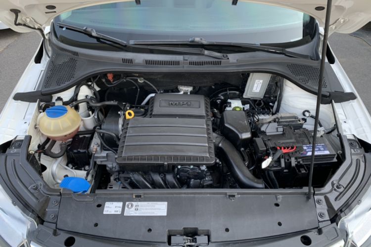 Used Skoda Rapid 2015 1.6L Automatic Smart Selection Model Engine Bay