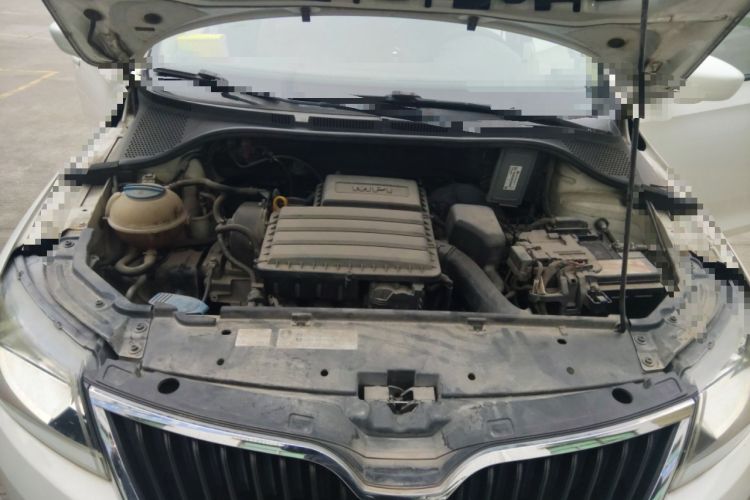 Used Skoda Rapid 2015 1.6L Automatic Smart Selection Model Engine Bay